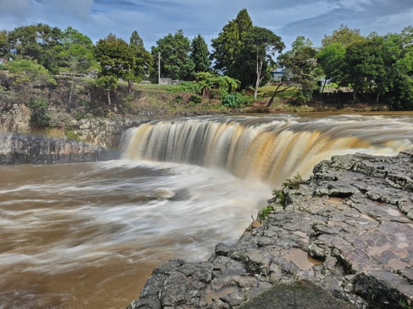 Tag 46 Haruru und Rainbow Falls